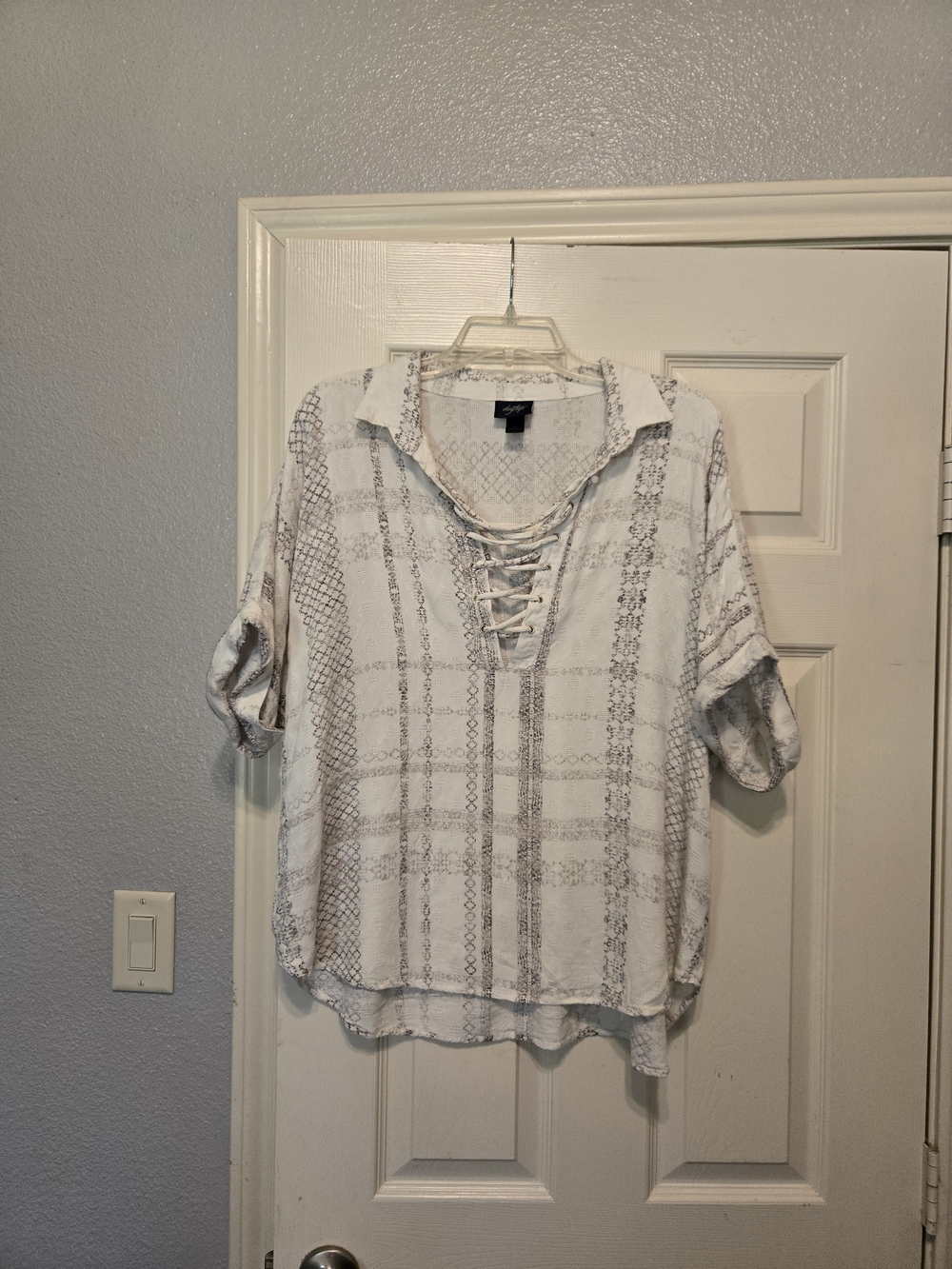 Daytrip Lace-Up Plaid Collared Blouse in White and Gray, Large But Fits Like XL